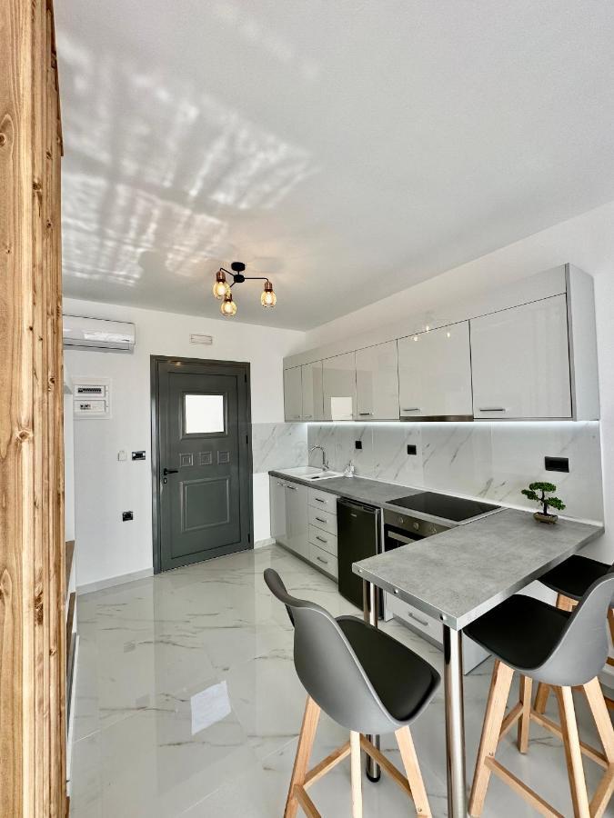 Royal Luxury Studios Archangelos  Eksteriør billede